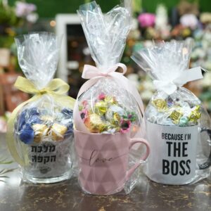 כוס שוקולד עם כתובית